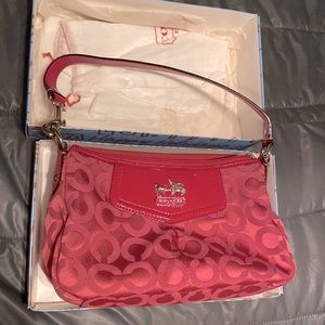 HOT PINK COACH PURSE WITH GIFT BOX